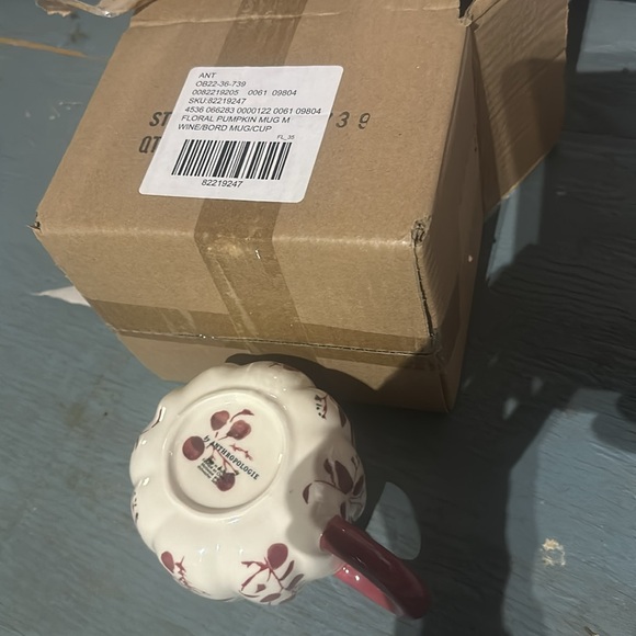 Anthropologie Floral Pumpkin- Shaped mug NWT in Wine - Picture 9 of 10